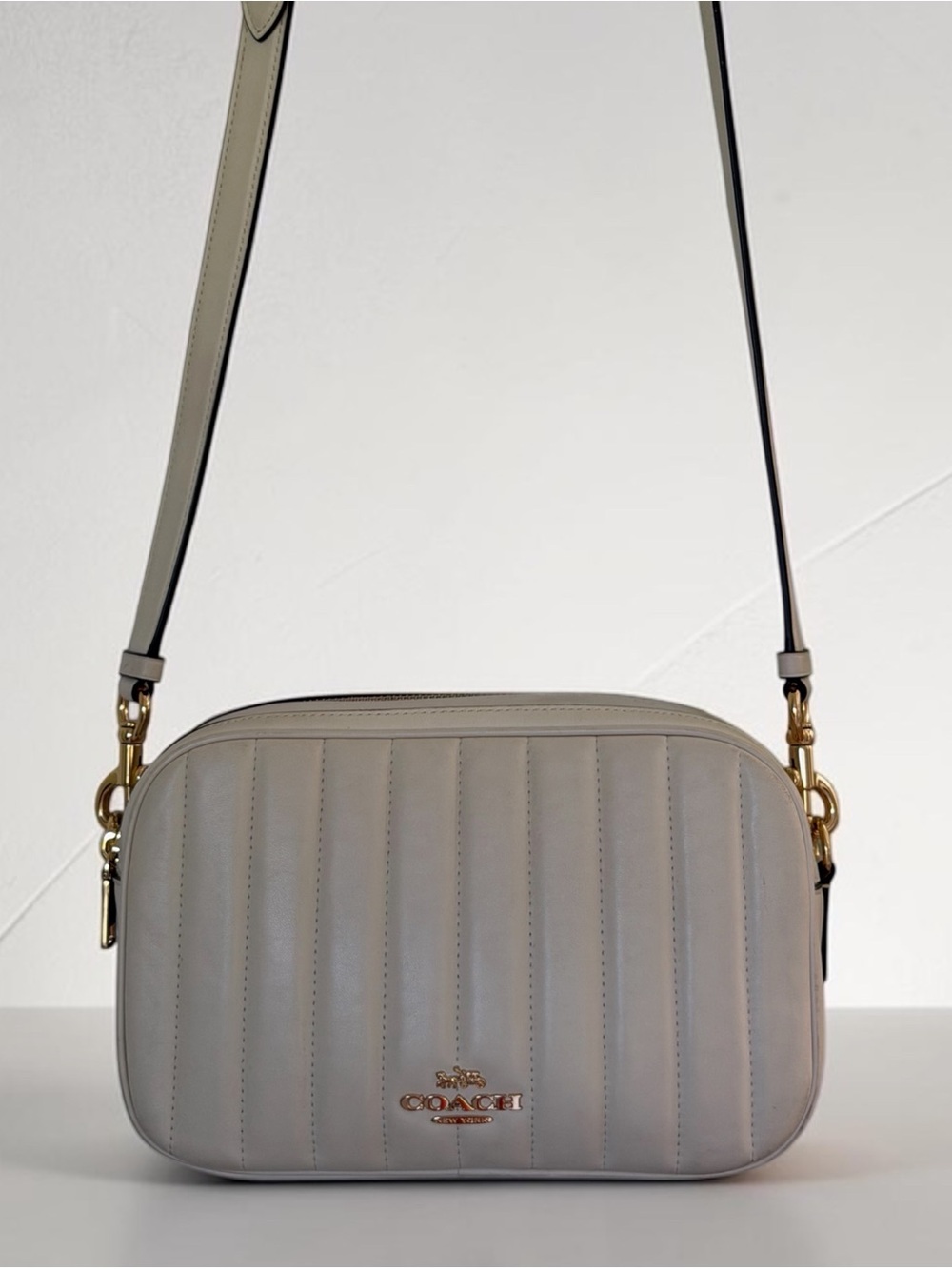 COACH Jes Crossbody Bag Linear Quilting Chalk
Cream Leather C1569 - Picture 3 of 14